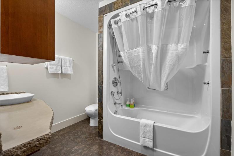 Quiet Retreat for Couples - image 34