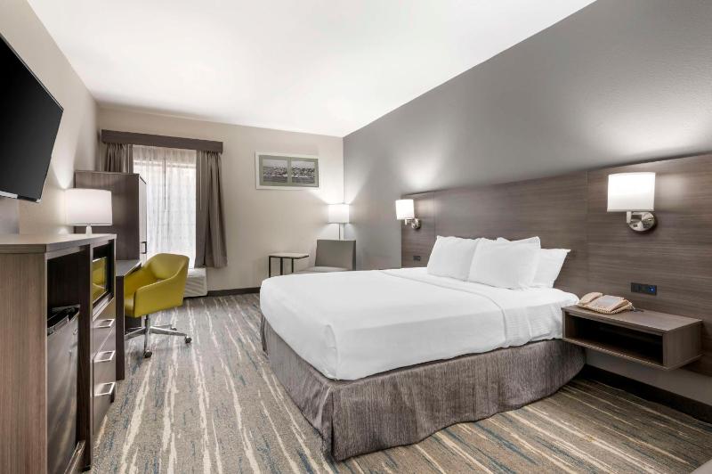 Queen Room with Walk-In Shower - Disability Access/Non-Smoking image 1