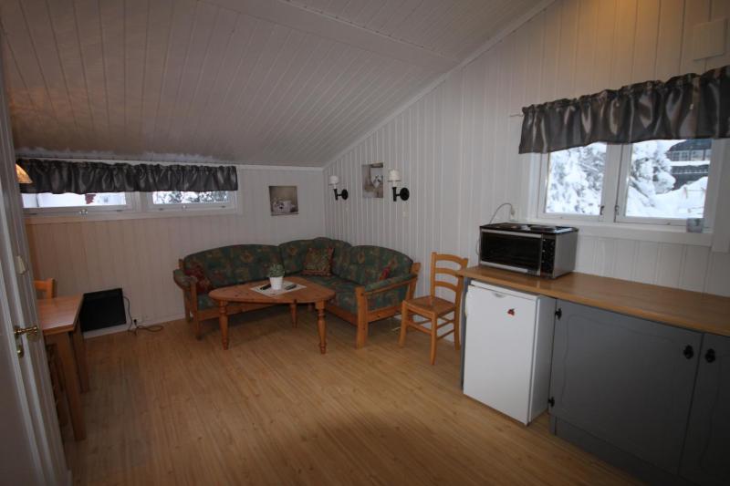 Two-Bedroom Cottage with Shared Bathroom 8 (5 Adults) image 2
