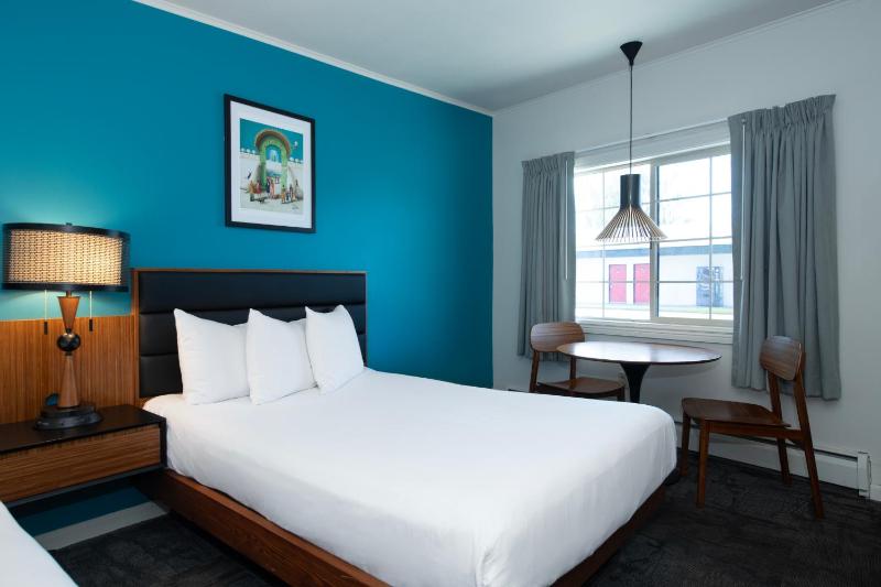 Double Room with Two Double Beds image 3