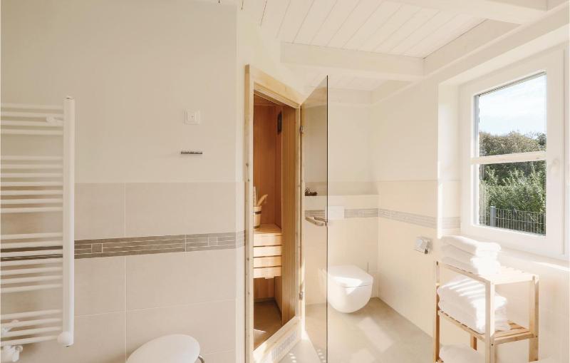 Two-Bedroom Holiday Home image 4