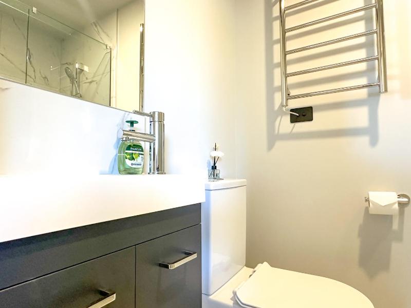 Graceful Stay 3BR beside UC - image 10