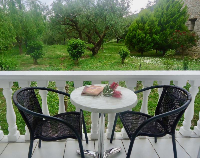 Studio (2 Adults) image 4