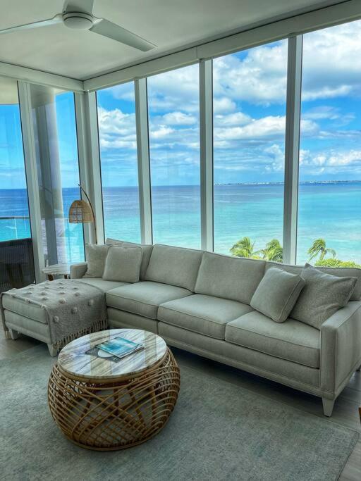 3-Bedroom Condo with ocean view - image 2