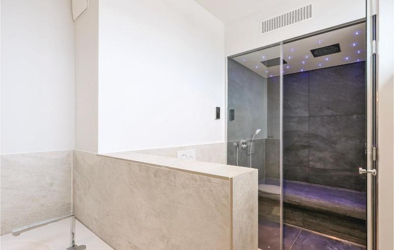 Four-Bedroom Apartment image 4