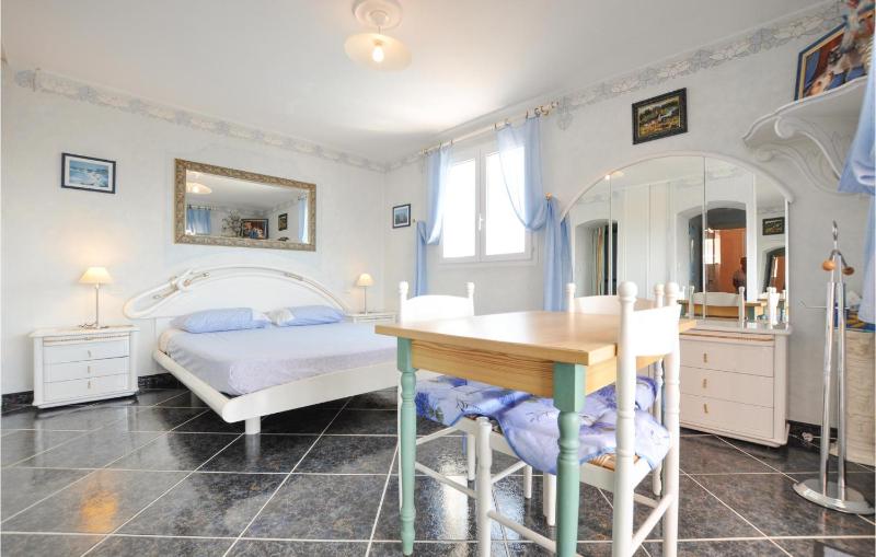 Amazing Home In Cagnes Sur Mer - image 32