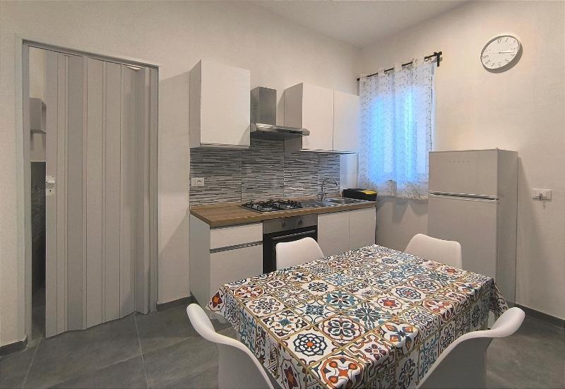 Casa Euripide - image 9