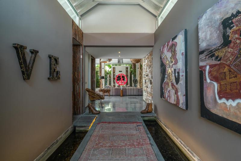 Villa Kala - Luxurious Art Designed Villa in Berawa - image 23