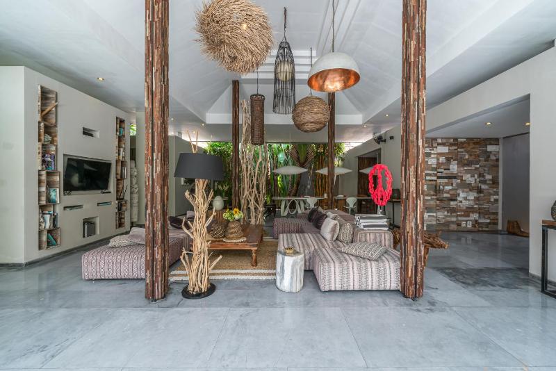 Villa Kala - Luxurious Art Designed Villa in Berawa - image 29
