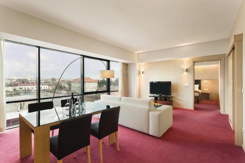 Ramada by Wyndham Oradea - image 50