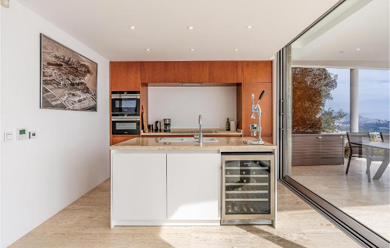 Luxurious Home In Granada - image 36