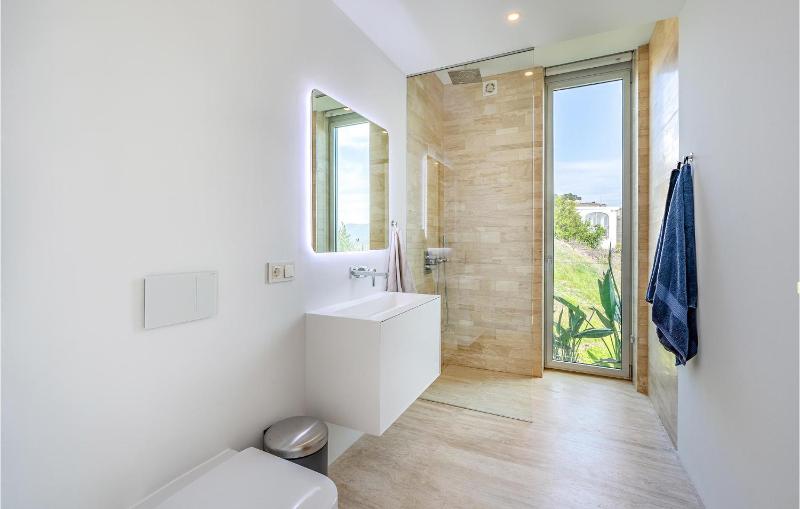 Luxurious Home In Granada - image 31