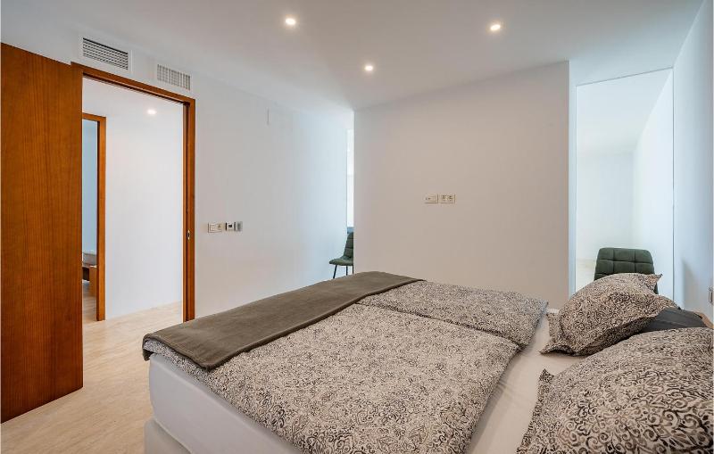 Luxurious Home In Granada - image 28