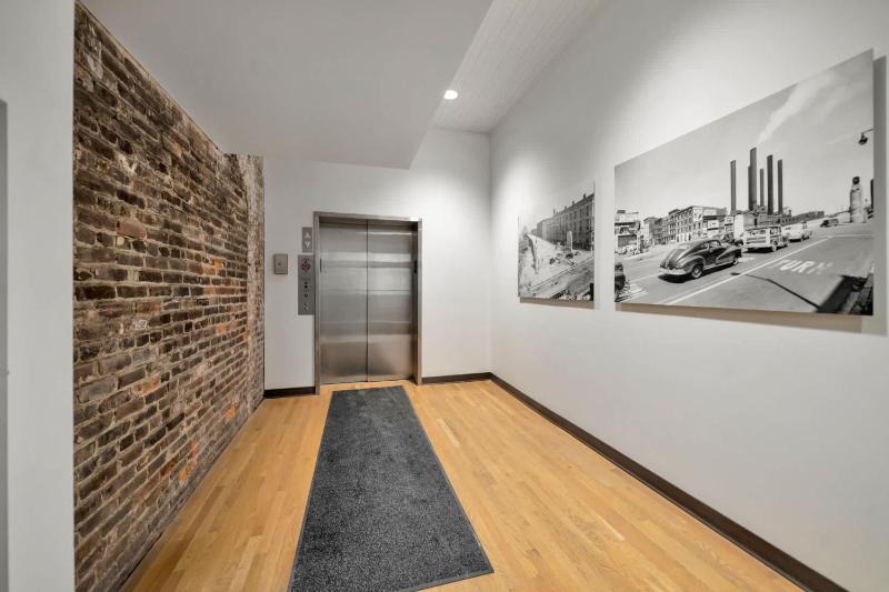 Ideal Spot Near 4th Street Live & Local Dining - image 46