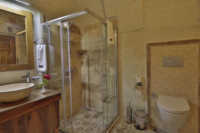 Honeymoon Suite image 3