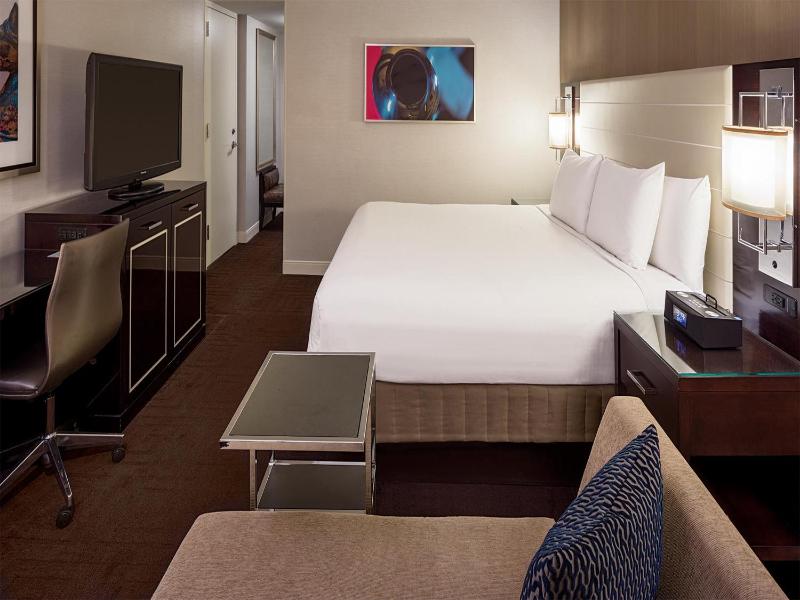 King Room - Club Access image 3