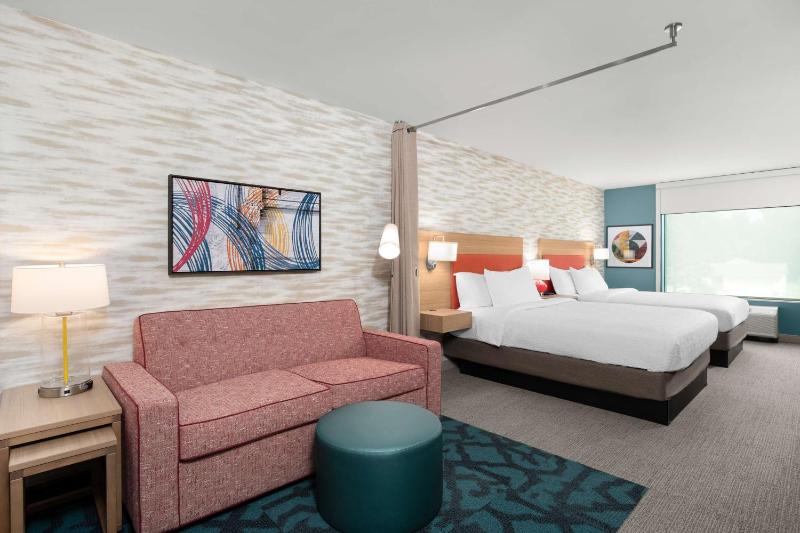 Studio Suite with Two Queen Beds image 4