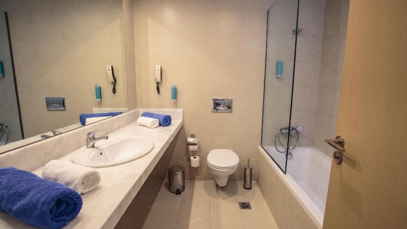 Double or Twin Room with Sea View image 4