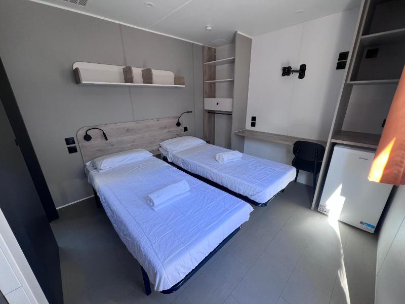 Mobile Home image 4