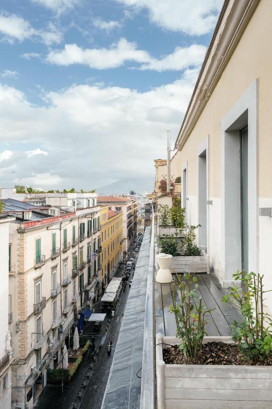 Double or Twin Room with Balcony image 4