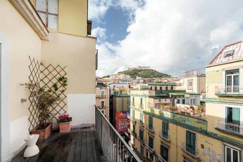 Double or Twin Room with Balcony image 4