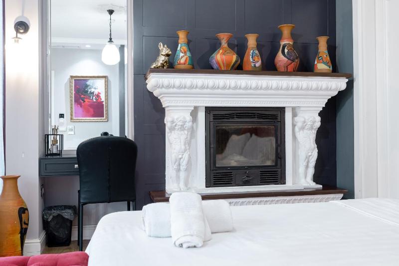 Boutique Hotel Whisky - image 2