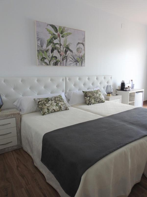 Sandra Rooms - image 38