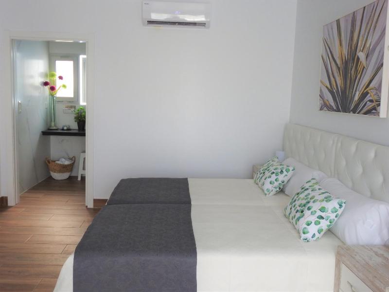Sandra Rooms - image 2