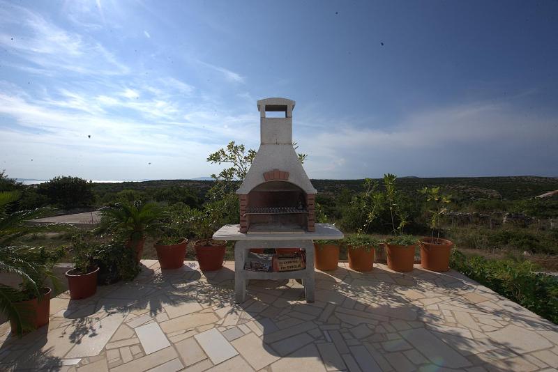 Villa Joanna - hidden oasis with pool gym & garrage - image 5