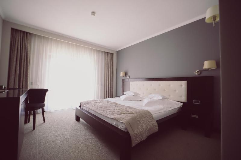 Double Room with Lake View image 1