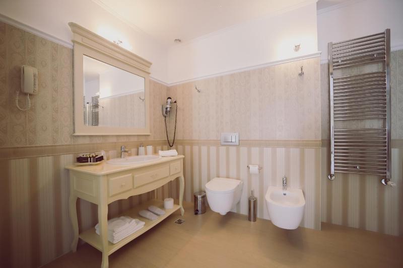 Suite image 4