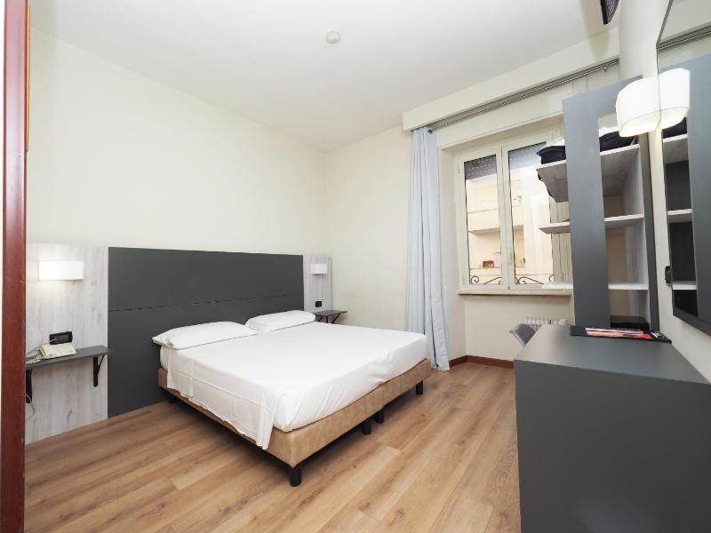Single Room image 3