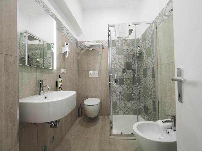 Double Room image 2