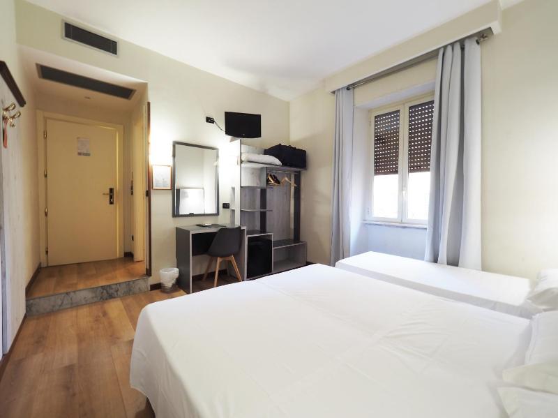 Triple Room image 3