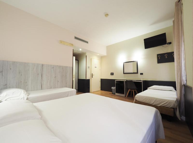Triple Room image 2