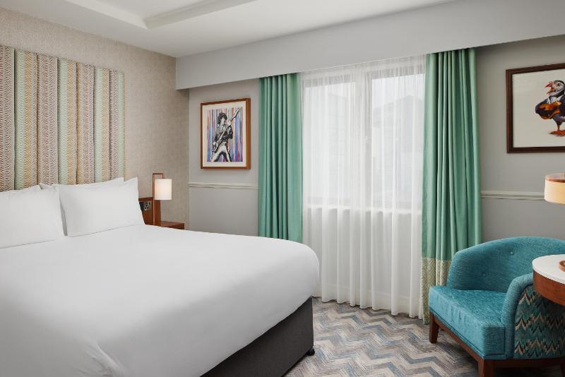 Superior Queen Room image 3