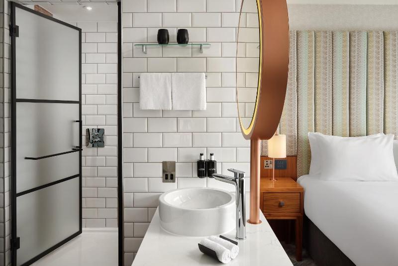 Executive King Room image 3