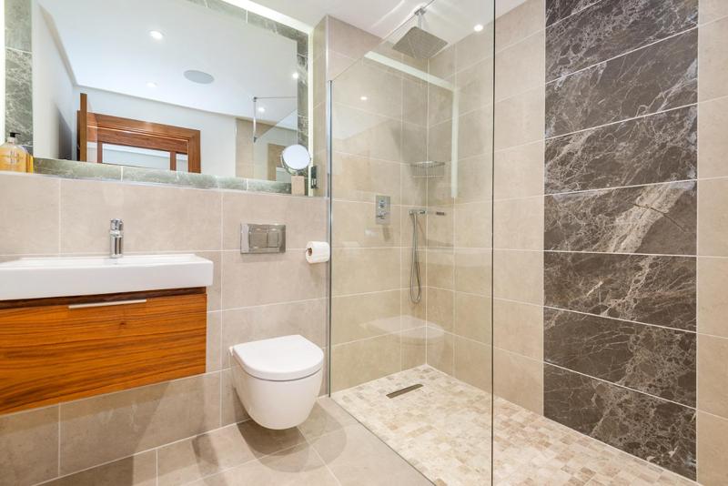16 Waters Edge - image 23