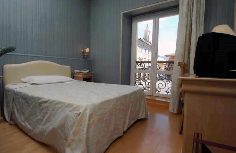 Single Room image 3