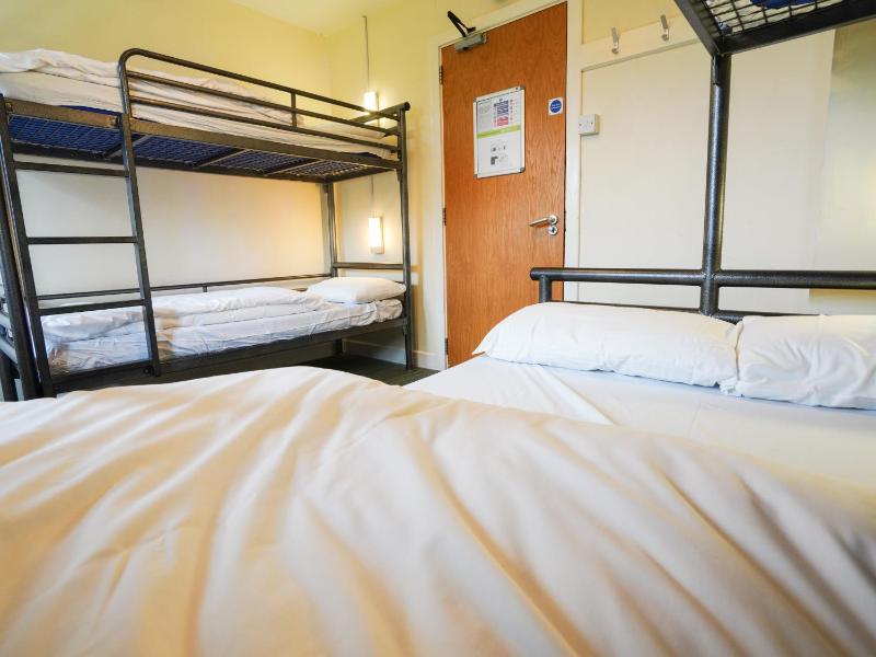 Dormitory Room (5 Adults) image 1