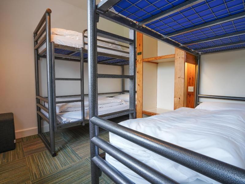 Quadruple Room with Shared Bathroom image 4