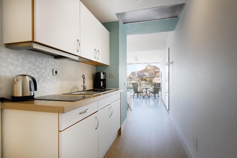 Studio (2 Adults) image 3