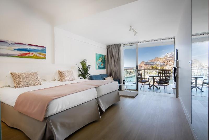 Studio (2 Adults) image 4