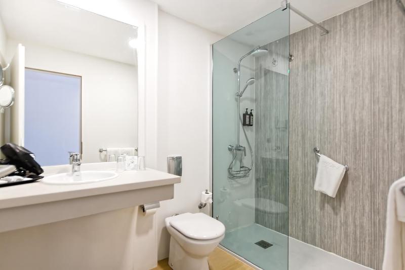 Junior Suite (2 Adults) image 1