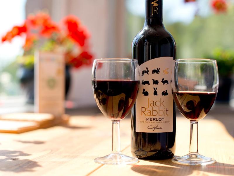 Twin Room with Shared Bathroom image 4