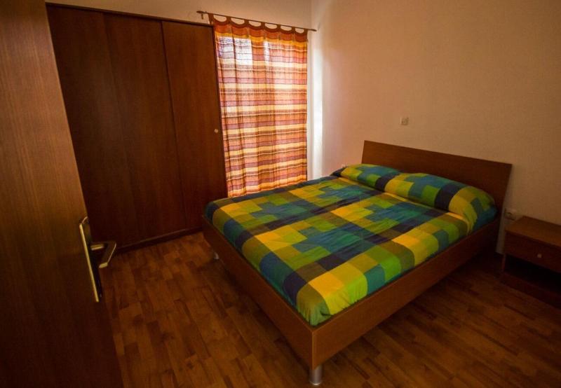 One-Bedroom Apartment image 4