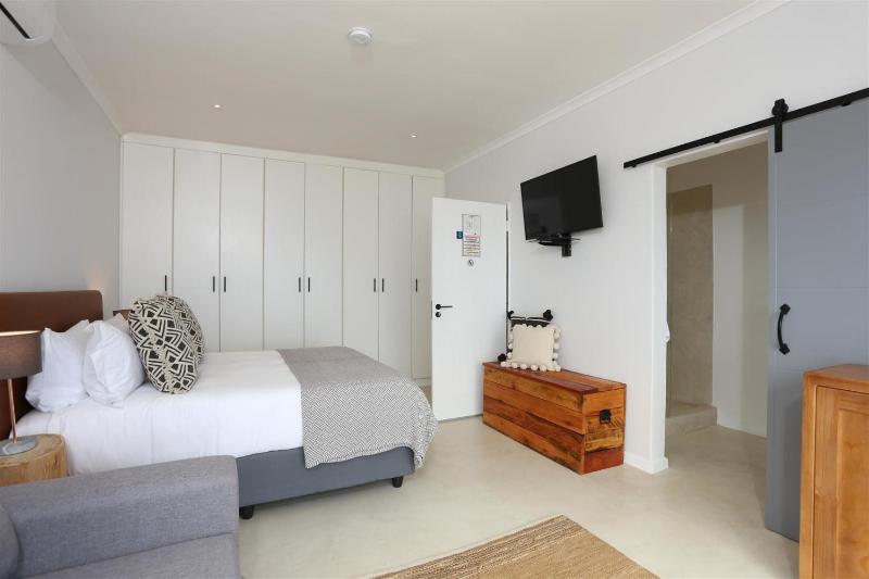 The Lookout Guest House - image 9