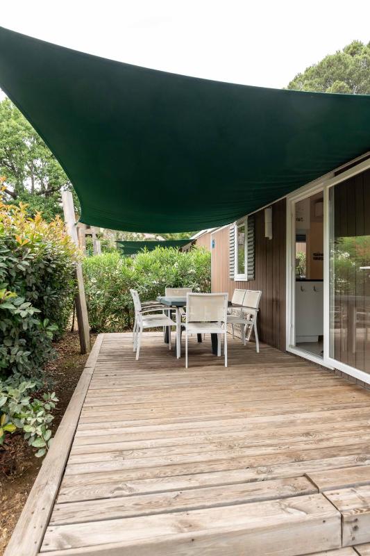 Mobile Home Comfort Three-Bedroom image 4