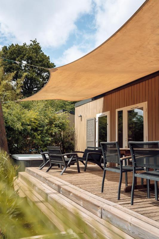 Mobile Comfort Two-Bedroom with Jacuzzi  image 1