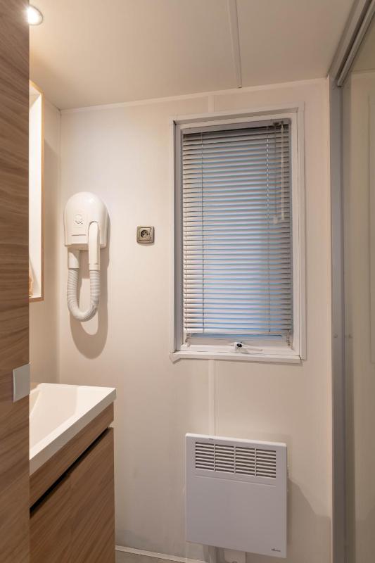 Mobile Comfort Two-Bedroom with Jacuzzi  image 3